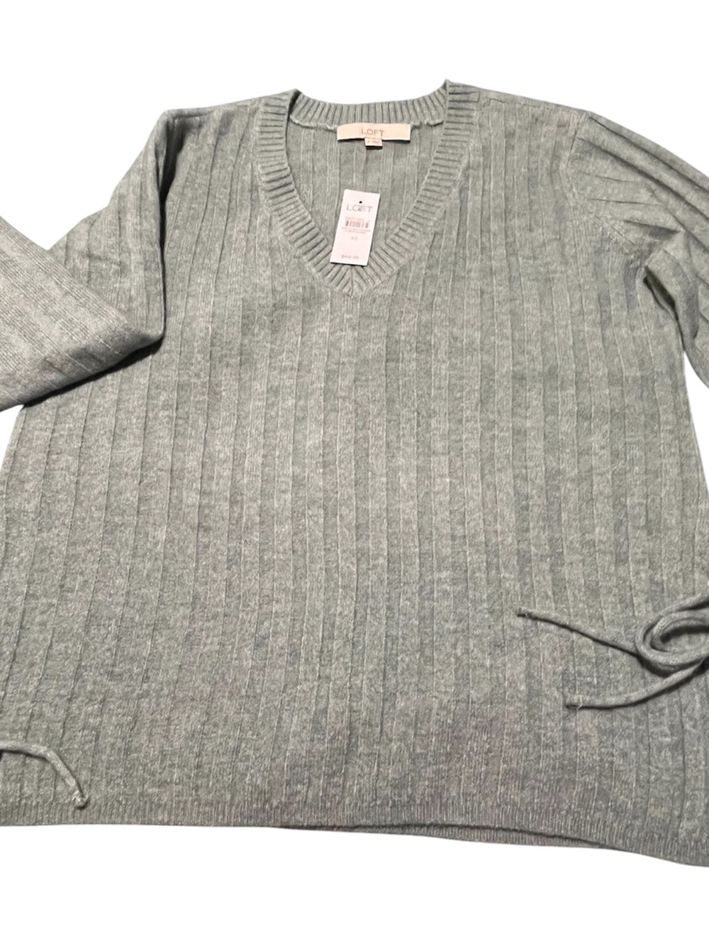 LOFT Women's Heather green Ribbed V-Neck Sweater